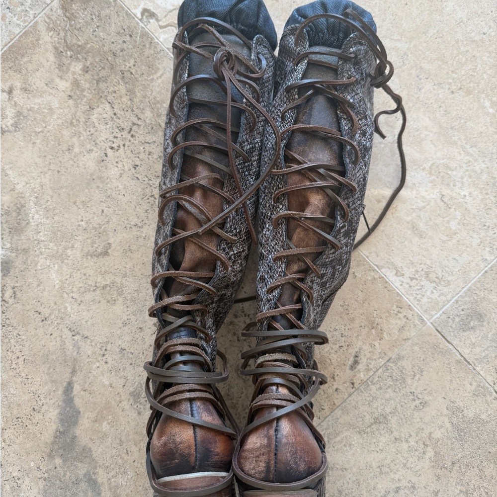 Freebird boots snake python pattern - image 4